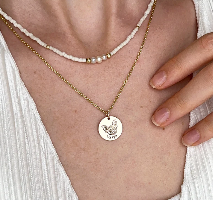 Engraved pet portrait pendant