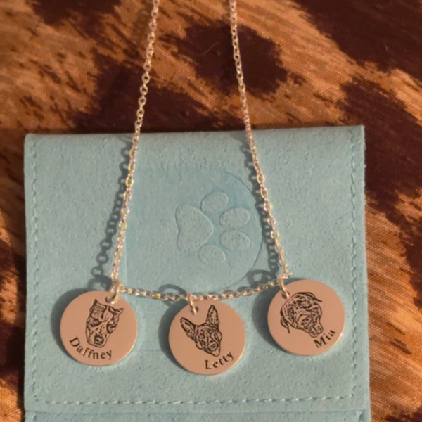 Customer photo with Pawloom necklace